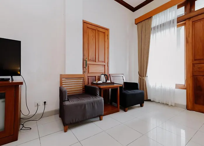 ホテル Langon Bali By The Lavana 4*