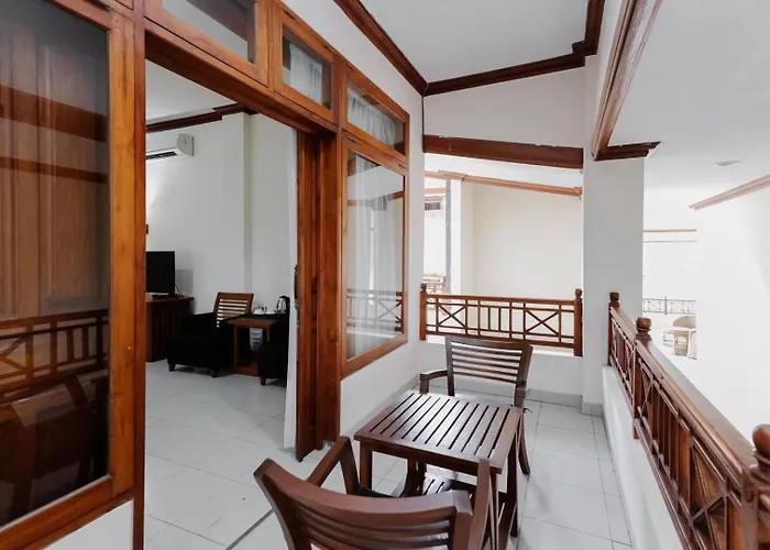 ホテル Langon Bali By The Lavana