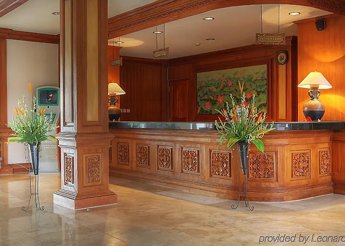 ホテル Langon Bali By The Lavana 4*